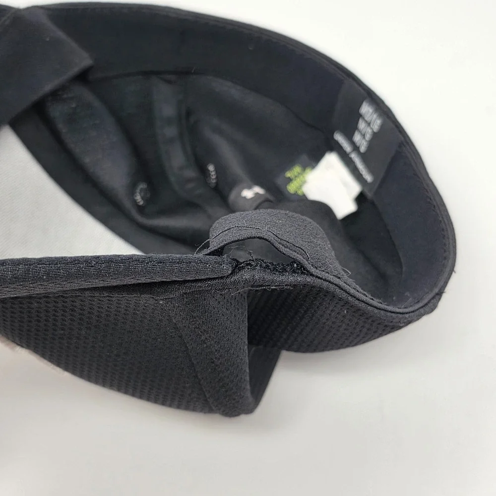 Under Armour Blitzing Low Hat Cap Black White Logo Men's Size Md/Lg‎ Stretch Fit